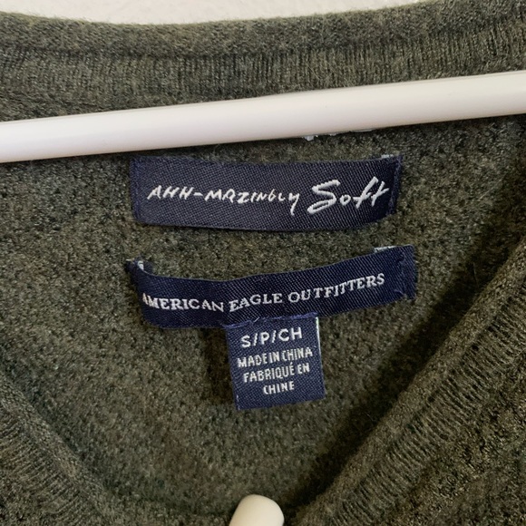 american eagle sweater - Picture 3 of 4